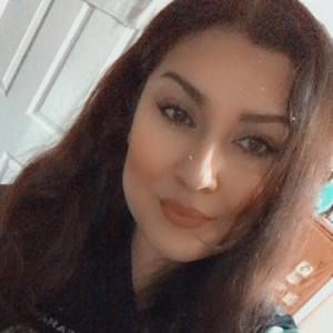 Meet your Posher, Claudia